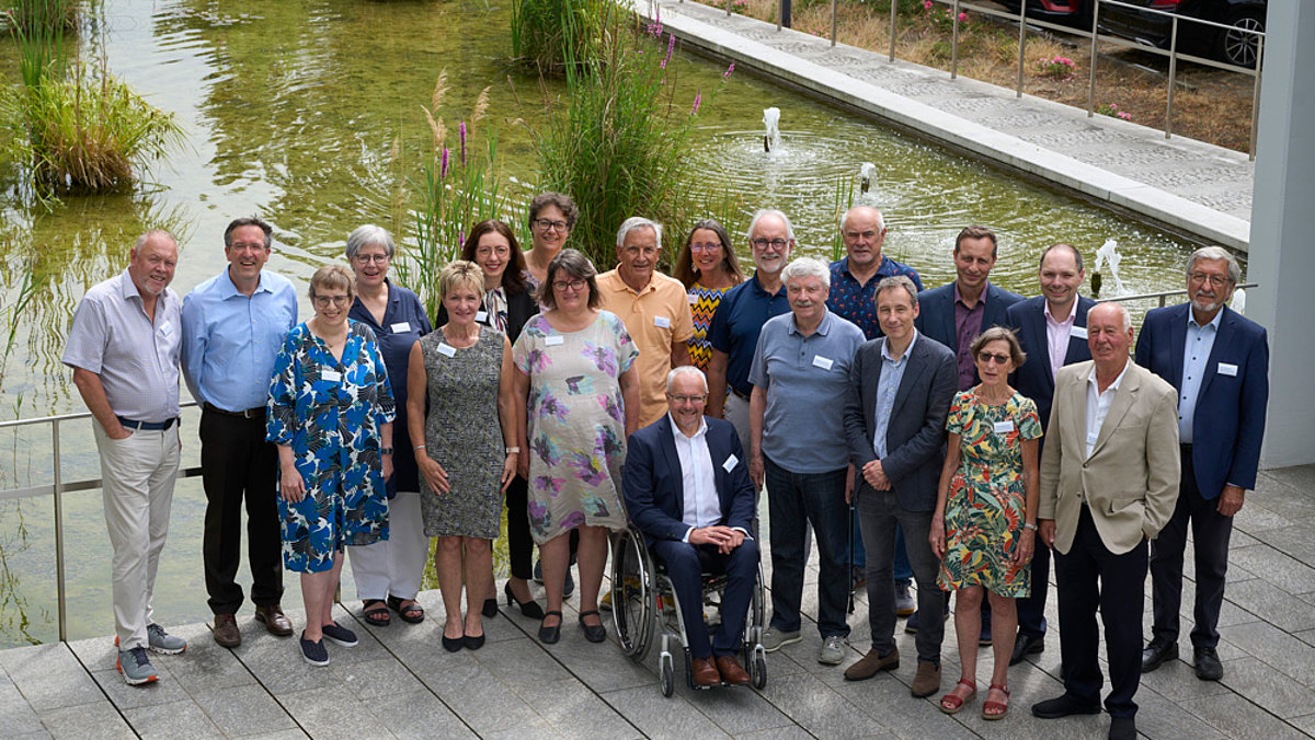 Gruppenbild Verwaltungsrat, unabhängige Ombudsperson, Vorstand, Leitender Arzt des Medizinischen Dienstes Baden-Württemberg