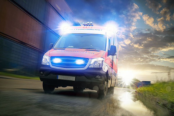 dekoratives Bild, dass einen Rettungswagen zeigt